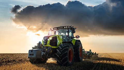 AXION 800 Stage V